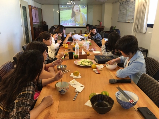 【業務活動】1041130業務慶生會_41